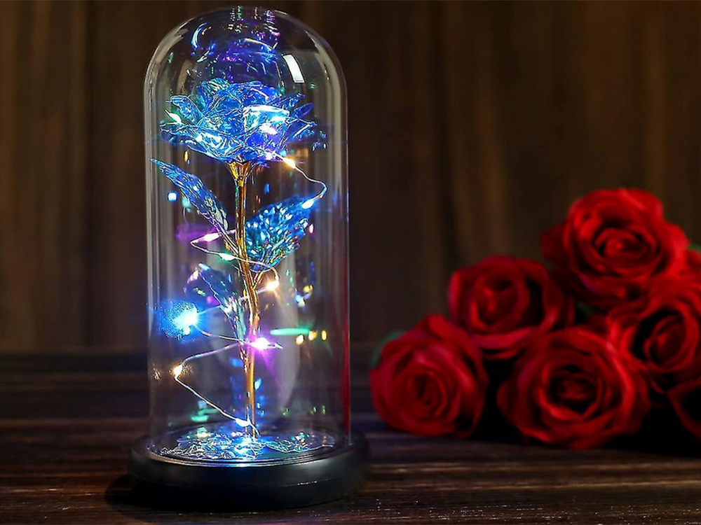 Trandafir Etern in cupola de sticla cu lumini LED  , Decor pentru Camera, Atmosfera Calda, Durabil, Elegant, Baza Lemn, Perfect pentru Mama, Ambalat Premium, Rose of Love